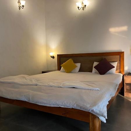 Hotel River Orchid Resort Satara Ngoại thất bức ảnh