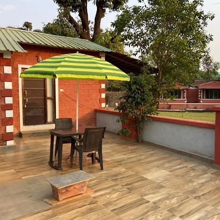 Hotel River Orchid Resort Satara Ngoại thất bức ảnh
